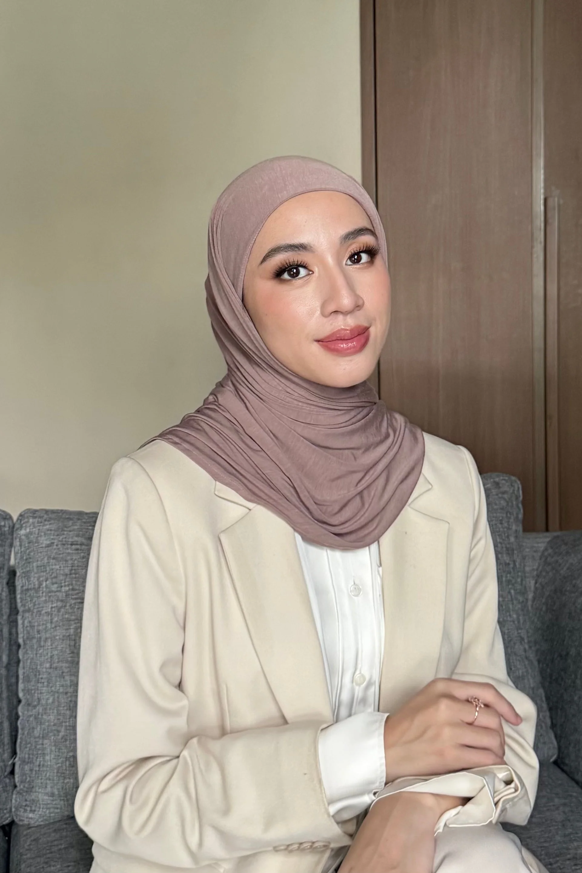 GG Mini Bergo - Hijab Wanita Instant Bahan Tencel Premium - Image 13